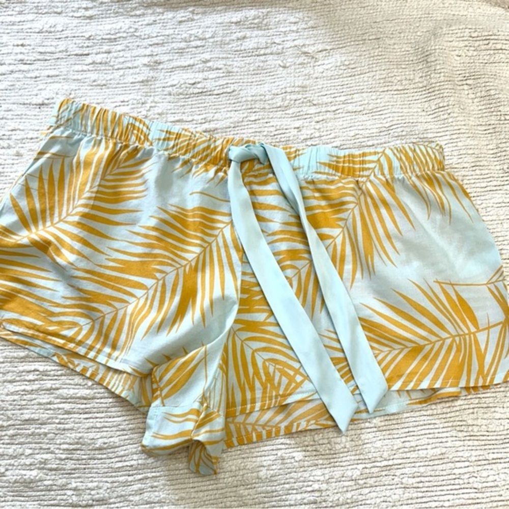 VICTORIA’S SECRET Sleep Shorts Size Large